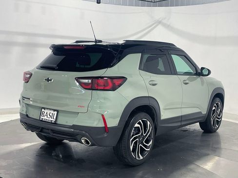 Used 2024 Chevrolet TrailBlazer RS w/ Driver Confidence Package image 11