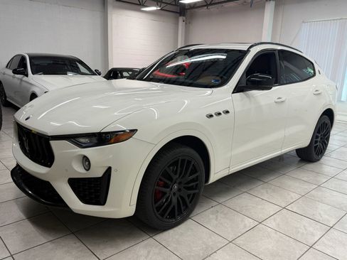 Used 2021 Maserati Levante AWD/4WD image 3
