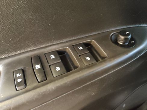 Used 2021 Chevrolet Spark LT image 27