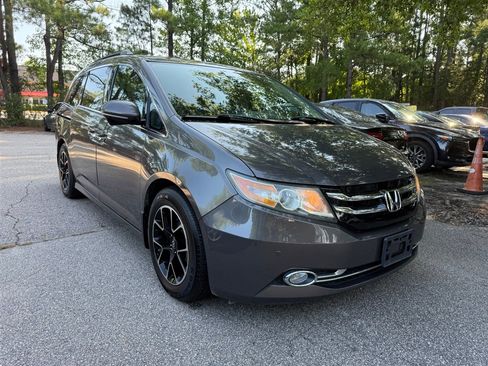 Used 2015 Honda Odyssey Touring image 3
