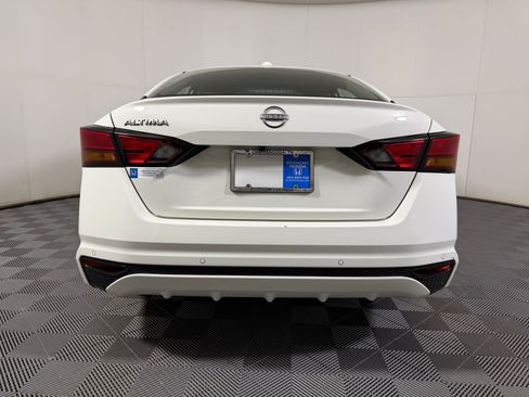 Used 2025 Nissan Altima 2.5 SV FWD image 8