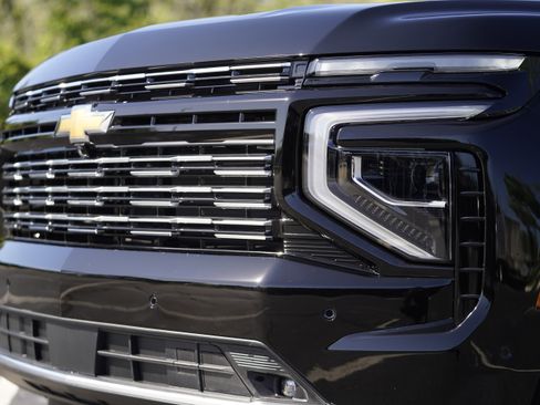 New 2026 Chevrolet Suburban High Country AWD/4WD image 37