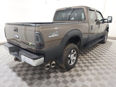 Used 2016 Ford F250 XLT w/ Snow Plow Prep Package AWD/4WD image 3