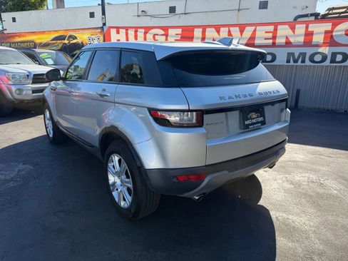 Used 2019 Land Rover Range Rover Evoque SE AWD/4WD image 4