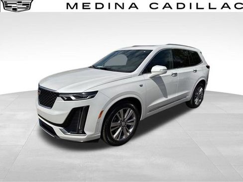 Used 2024 Cadillac XT6 Premium Luxury w/ Technology Package FWD image 1