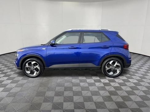 Certified 2023 Hyundai Venue Limited w/ Cargo Package image 4
