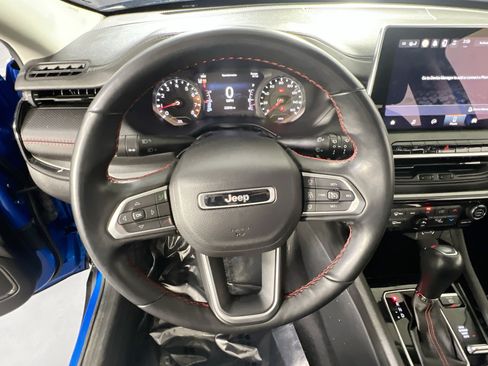 Used 2022 Jeep Compass Trailhawk w/ Trailhawk Convenience Group AWD/4WD image 11
