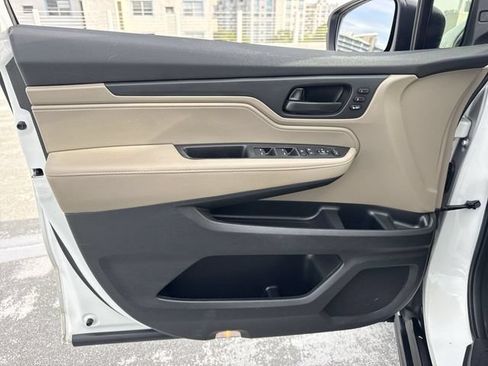 Used 2023 Honda Odyssey EX-L image 13