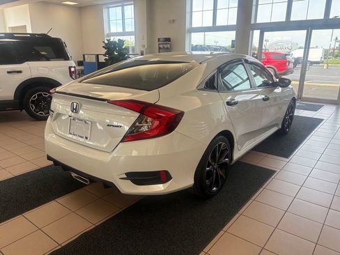 Used 2019 Honda Civic Sport image 5