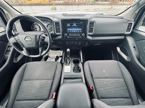 Used 2022 Nissan Frontier SV image 18
