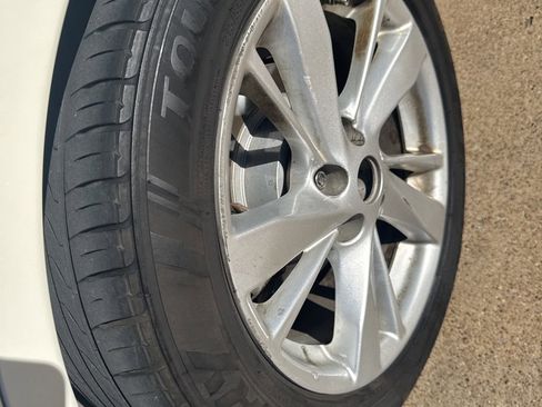 Used 2015 Nissan Altima 2.5 SV w/ Convenience Package image 13