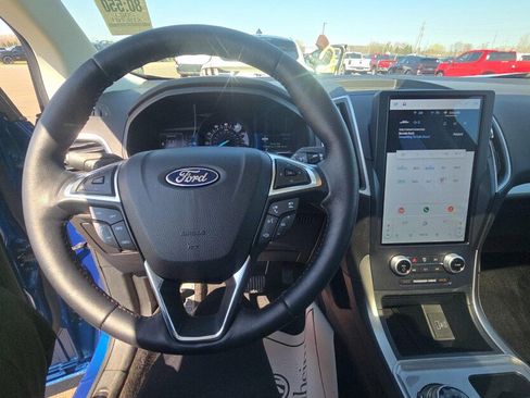 Used 2023 Ford Edge SEL w/ Convenience Package image 9
