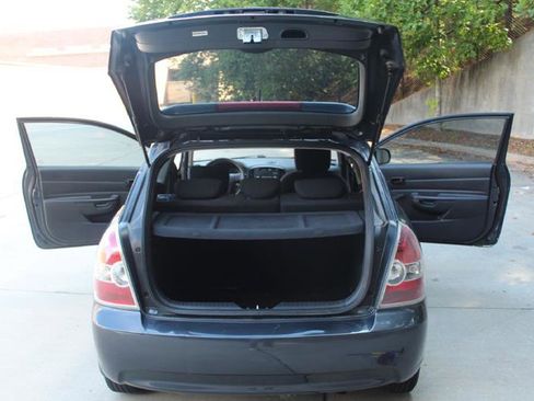 Used 2011 Hyundai Accent GS image 17