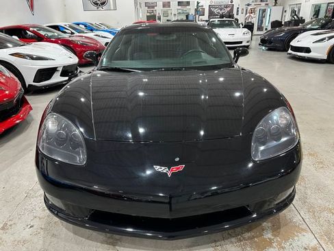 Used 2005 Chevrolet Corvette Coupe w/ Preferred Equipment Group RWD image 26