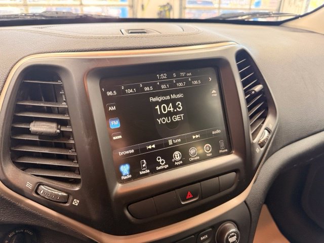 Used 2014 Jeep Cherokee Latitude FWD image 12