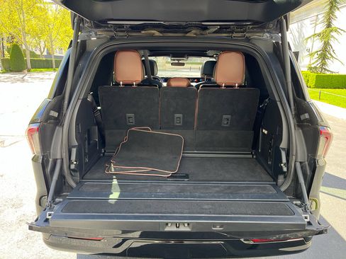 Used 2025 Lincoln Navigator Reserve image 39