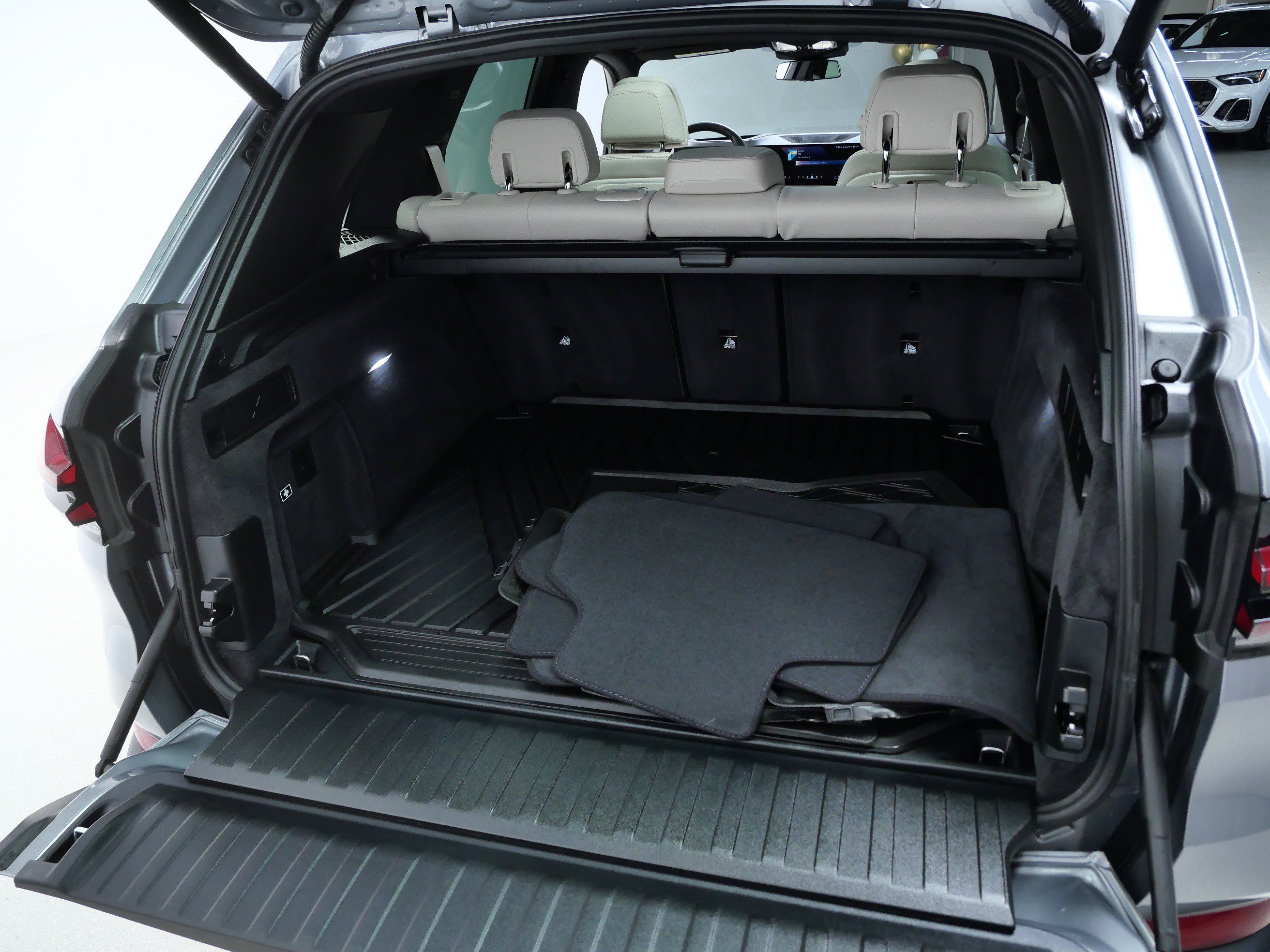Used 2026 BMW X5 xDrive40i AWD/4WD image 7