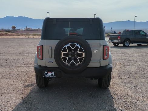 Used 2025 Ford Bronco Outer Banks image 4