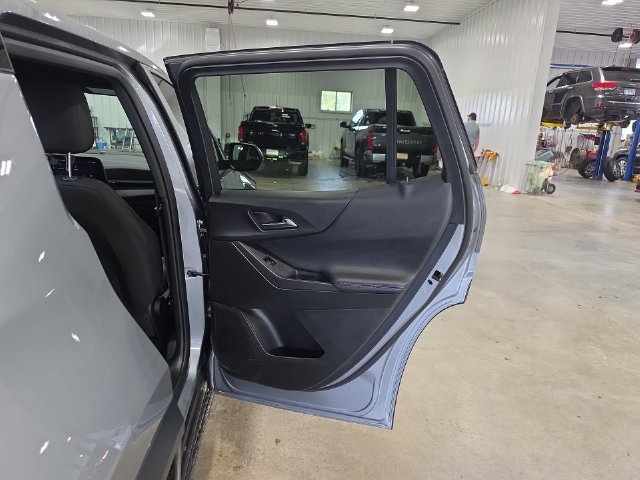 Used 2026 Chevrolet Equinox LT AWD/4WD image 27