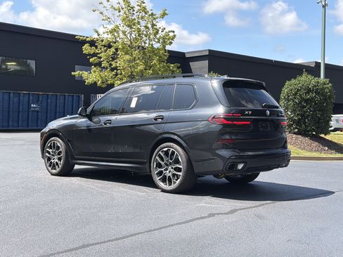 Used 2025 BMW X7 xDrive40i w/ M Sport Package AWD/4WD image 15