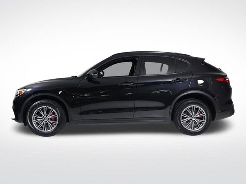 Used 2022 Alfa Romeo Stelvio Sprint image 2