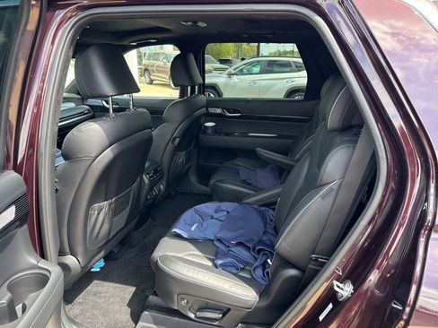 Used 2024 Hyundai Palisade Calligraphy image 8