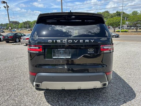 Used 2017 Land Rover Discovery HSE AWD/4WD image 4