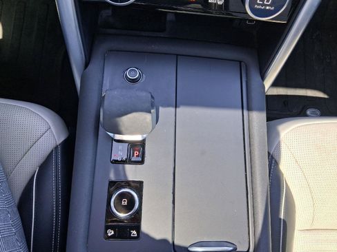 Used 2021 Land Rover Discovery HSE R-Dynamic AWD/4WD image 35