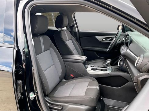 Used 2024 Chevrolet Blazer LT w/ Convenience Package FWD image 9