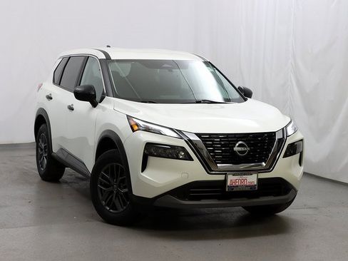 Used 2023 Nissan Rogue S image 1