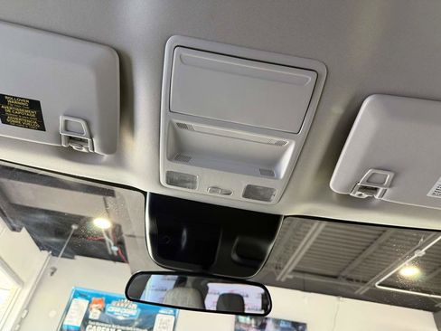 Used 2022 Ford Maverick XLT image 23