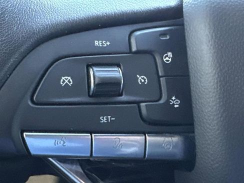 Used 2023 Cadillac Escalade ESV Sport w/ LPO, ONYX Package image 31