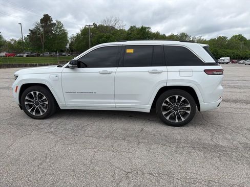 Used 2022 Jeep Grand Cherokee Overland w/ Advanced Protech Group III image 9