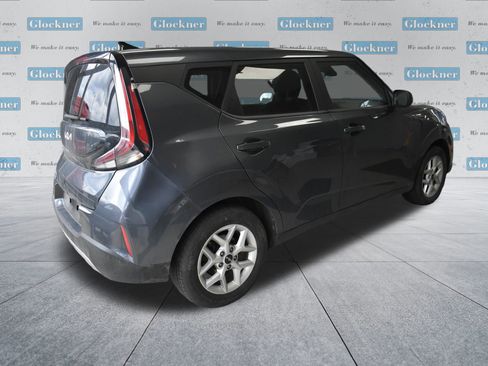 Used 2023 Kia Soul LX w/ LX Technology Package image 13