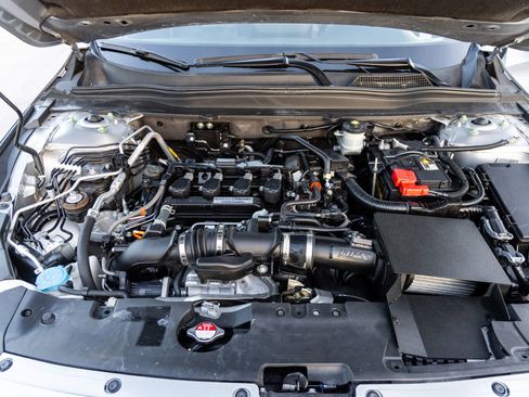 Used 2018 Honda Accord EX-L image 40