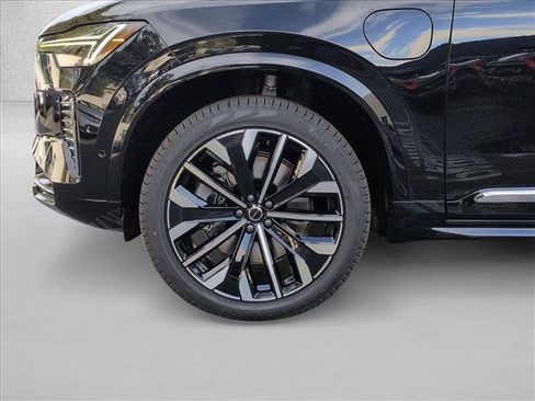 New 2026 Volvo XC90 T8 Plus w/ Protection Package AWD/4WD image 10