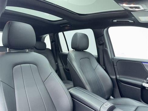 Used 2022 Mercedes-Benz GLB 250 image 46