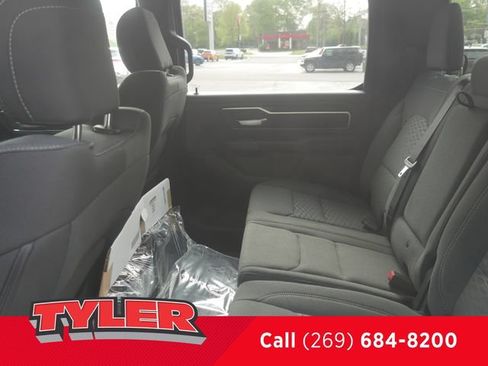 New 2026 RAM 1500 4x4 Crew Cab image 43
