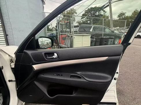 Used 2012 INFINITI G37 x Sedan w/ Premium Pkg image 11