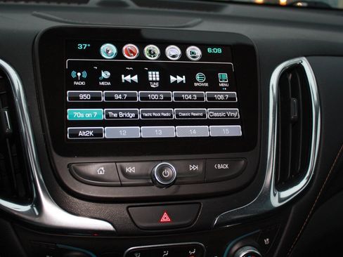 Used 2018 Chevrolet Equinox Premier image 11