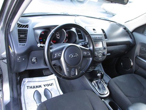Used 2013 Kia Soul + w/ Audio Pkg FWD image 7