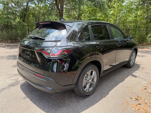 New 2026 Honda HR-V LX image 6
