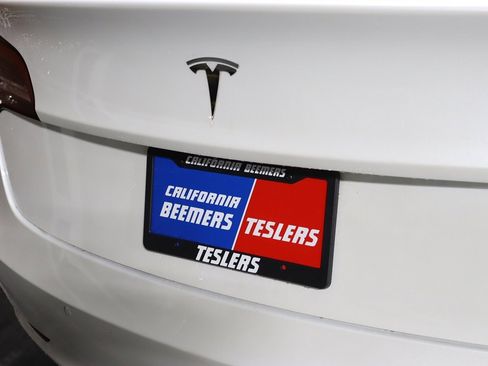 Used 2023 Tesla Model 3 Standard Range image 16