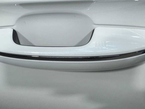 Used 2024 Lincoln Navigator Premiere image 13