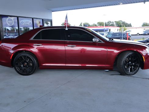 Used 2017 Chrysler 300 C w/ Light Group image 6