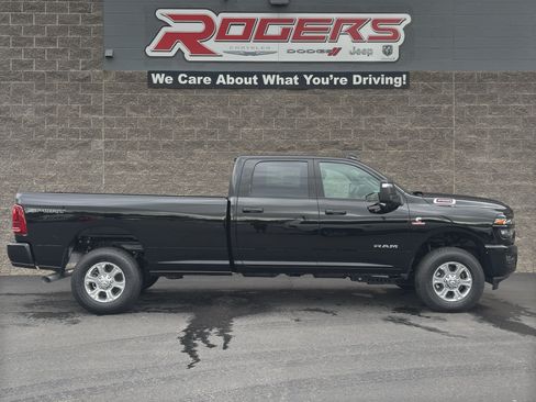 New 2026 RAM 2500 Big Horn AWD/4WD image 4