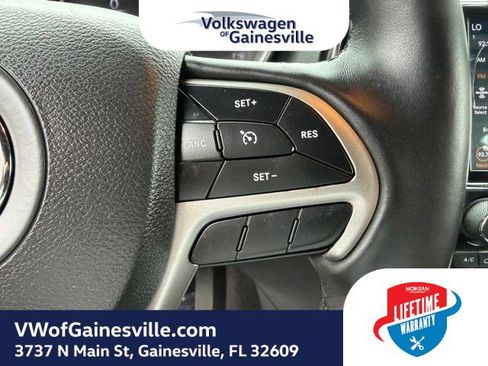 Used 2022 Jeep Grand Cherokee Laredo X RWD image 23