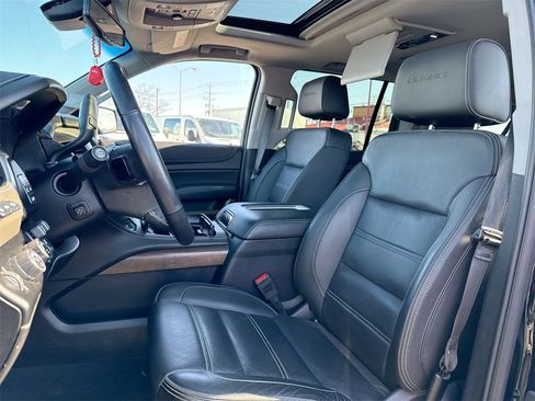Used 2019 GMC Yukon XL Denali image 11
