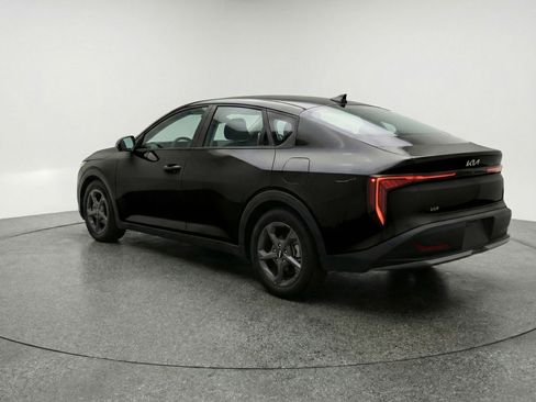 Used 2025 Kia K4 LXS image 6