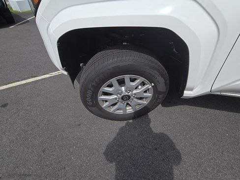 Used 2026 Toyota Tacoma SR5 RWD image 11